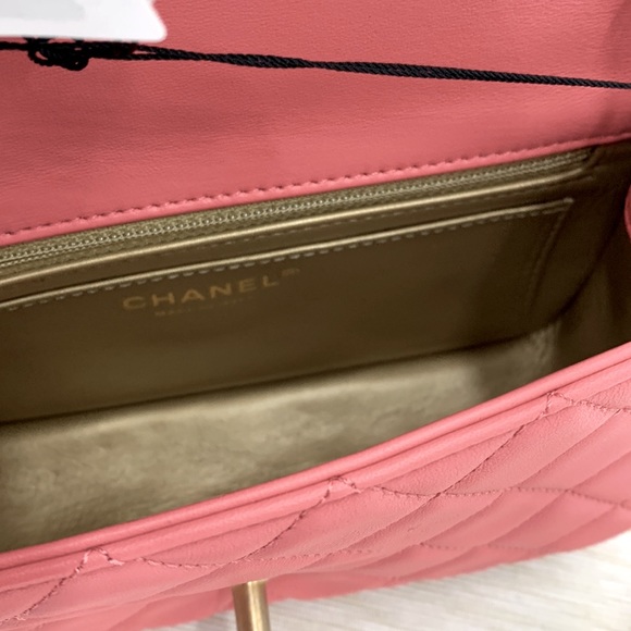 Chanel mini rectangular Pearl Crush. Lambskin bag - Picture 3 of 10